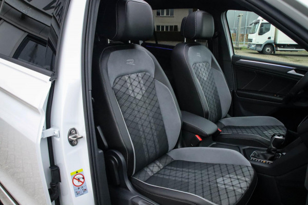 Volkswagen Tiguan 1.4 TSI eHybrid R-Line Business DSG 245pk Panoramadak|Virtual Cockpit|IQ LED Plus|NAVI|ACC|Black|19inch|Trekhaak