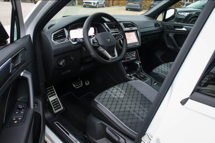 Volkswagen Tiguan 1.4 TSI eHybrid R-Line Business DSG 245pk Panoramadak|Virtual Cockpit|IQ LED Plus|NAVI|ACC|Black|19inch|Trekhaak