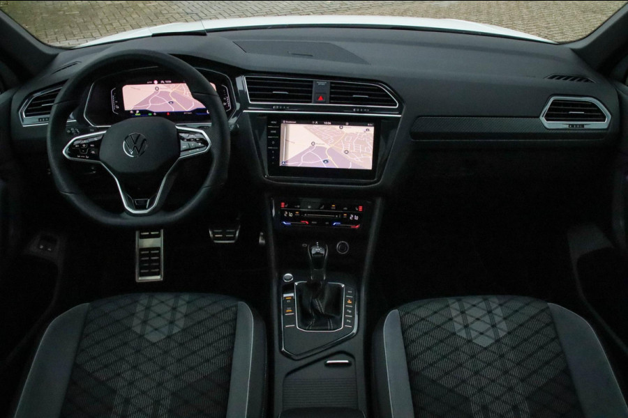 Volkswagen Tiguan 1.4 TSI eHybrid R-Line Business DSG 245pk Panoramadak|Virtual Cockpit|IQ LED Plus|NAVI|ACC|Black|19inch|Trekhaak