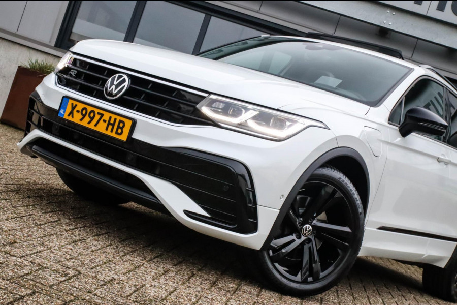 Volkswagen Tiguan 1.4 TSI eHybrid R-Line Business DSG 245pk Panoramadak|Virtual Cockpit|IQ LED Plus|NAVI|ACC|Black|19inch|Trekhaak