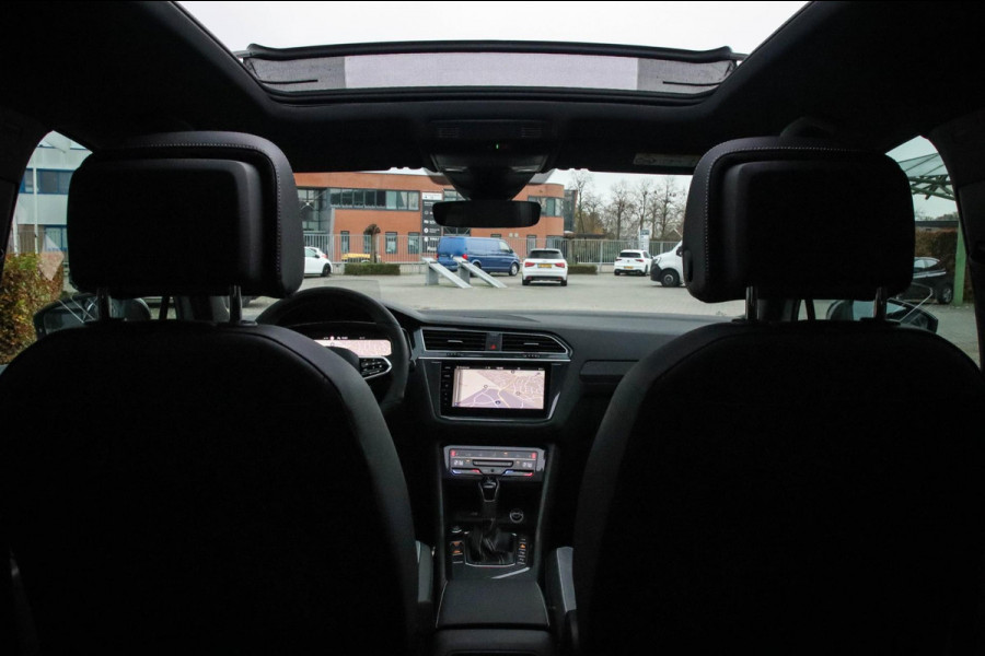 Volkswagen Tiguan 1.4 TSI eHybrid R-Line Business DSG 245pk Panoramadak|Virtual Cockpit|IQ LED Plus|NAVI|ACC|Black|19inch|Trekhaak