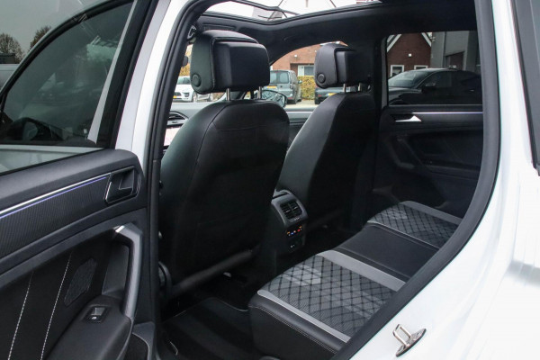Volkswagen Tiguan 1.4 TSI eHybrid R-Line Business DSG 245pk Panoramadak|Virtual Cockpit|IQ LED Plus|NAVI|ACC|Black|19inch|Trekhaak