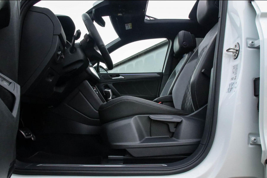Volkswagen Tiguan 1.4 TSI eHybrid R-Line Business DSG 245pk Panoramadak|Virtual Cockpit|IQ LED Plus|NAVI|ACC|Black|19inch|Trekhaak