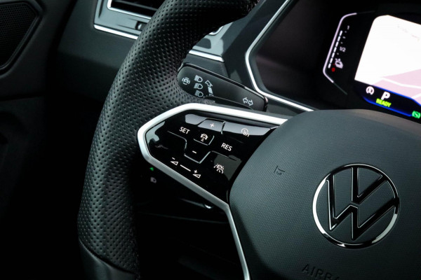 Volkswagen Tiguan 1.4 TSI eHybrid R-Line Business DSG 245pk Panoramadak|Virtual Cockpit|IQ LED Plus|NAVI|ACC|Black|19inch|Trekhaak