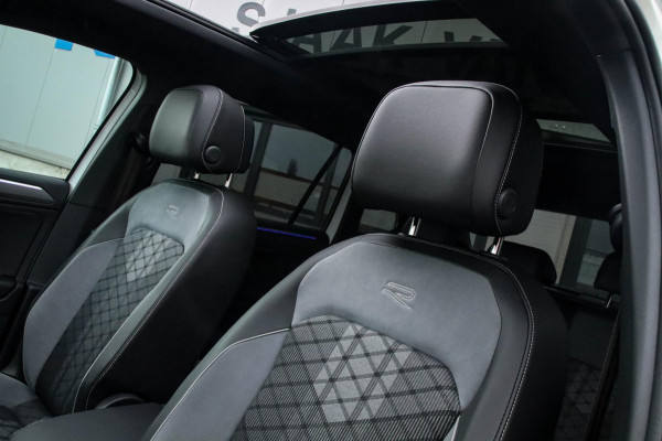 Volkswagen Tiguan 1.4 TSI eHybrid R-Line Business DSG 245pk Panoramadak|Virtual Cockpit|IQ LED Plus|NAVI|ACC|Black|19inch|Trekhaak