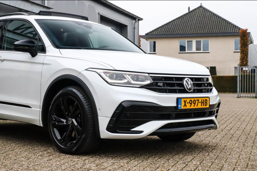 Volkswagen Tiguan 1.4 TSI eHybrid R-Line Business DSG 245pk Panoramadak|Virtual Cockpit|IQ LED Plus|NAVI|ACC|Black|19inch|Trekhaak