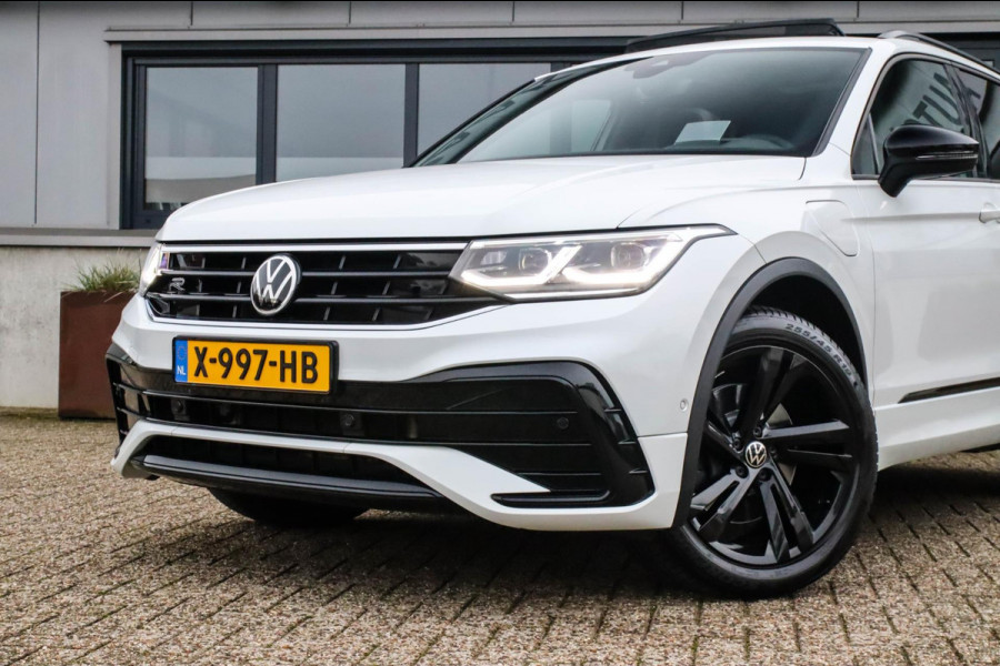 Volkswagen Tiguan 1.4 TSI eHybrid R-Line Business DSG 245pk Panoramadak|Virtual Cockpit|IQ LED Plus|NAVI|ACC|Black|19inch|Trekhaak