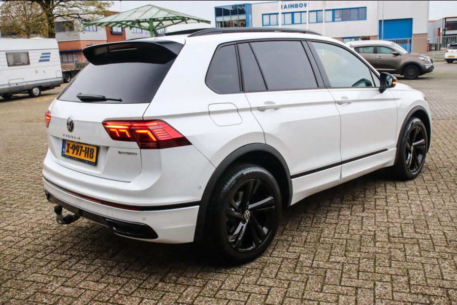 Volkswagen Tiguan 1.4 TSI eHybrid R-Line Business DSG 245pk Panoramadak|Virtual Cockpit|IQ LED Plus|NAVI|ACC|Black|19inch|Trekhaak
