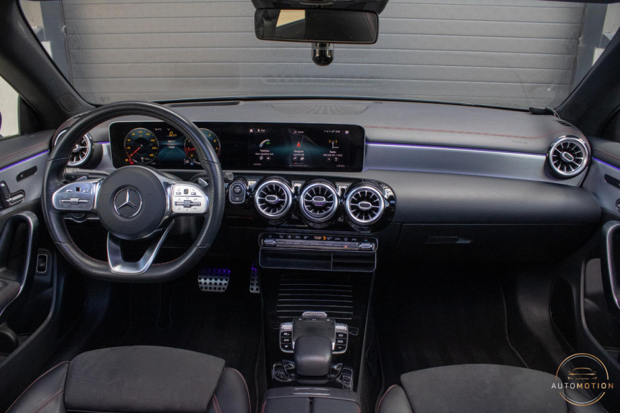 Mercedes-Benz CLA-Klasse 180 Premium Plus AMG PANO MEMORY HUD STOELVERWARMING CAMERA DIFFUSER BURMESTER