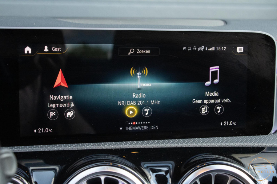 Mercedes-Benz CLA-Klasse 180 Premium Plus AMG PANO MEMORY HUD STOELVERWARMING CAMERA DIFFUSER BURMESTER
