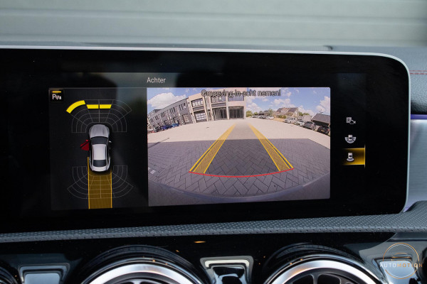 Mercedes-Benz CLA-Klasse 180 Premium Plus AMG PANO MEMORY HUD STOELVERWARMING CAMERA DIFFUSER BURMESTER