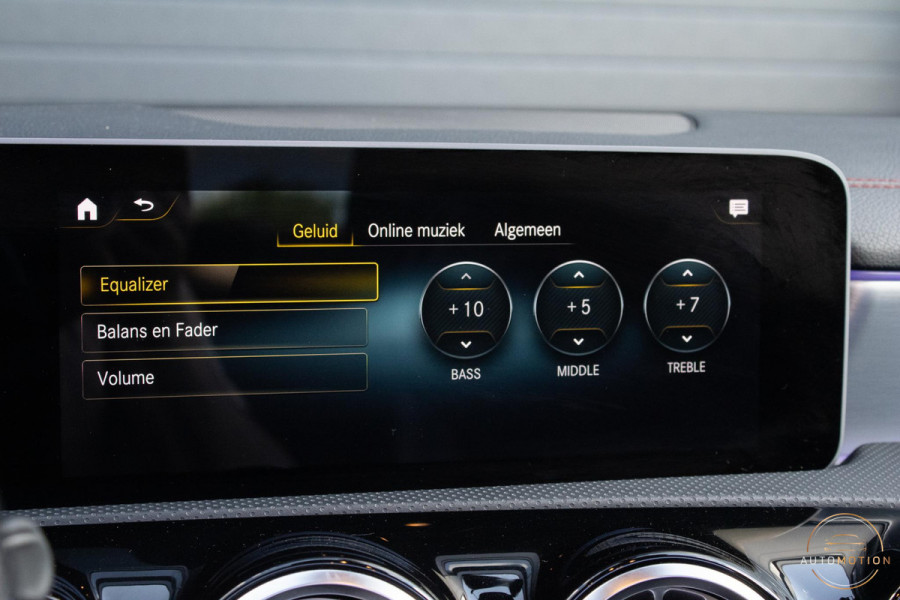 Mercedes-Benz CLA-Klasse 180 Premium Plus AMG PANO MEMORY HUD STOELVERWARMING CAMERA DIFFUSER BURMESTER