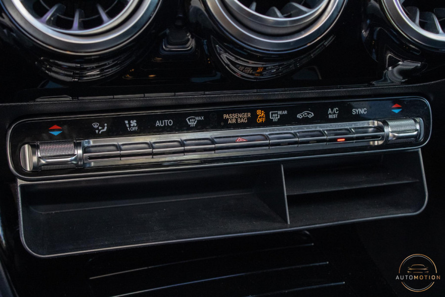 Mercedes-Benz CLA-Klasse 180 Premium Plus AMG PANO MEMORY HUD STOELVERWARMING CAMERA DIFFUSER BURMESTER