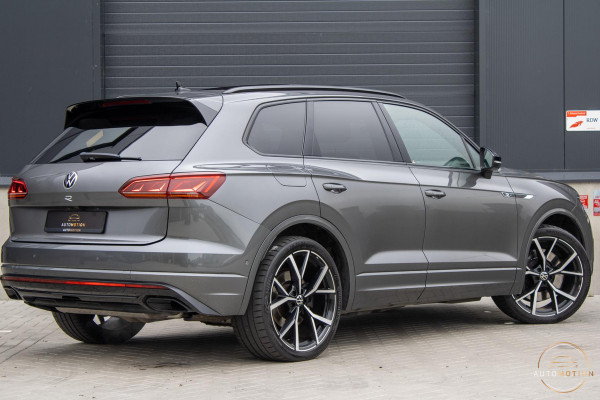 Volkswagen Touareg 3.0 TSi 4MOTION R Trekhaak Luchtvering Camera Nightvision
