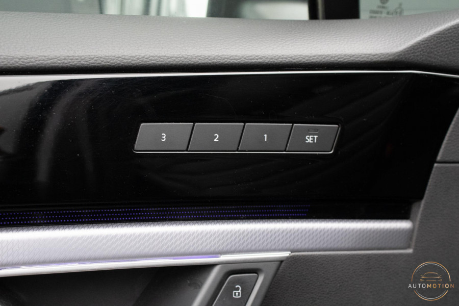 Volkswagen Touareg 3.0 TSi 4MOTION R Trekhaak Luchtvering Camera Nightvision