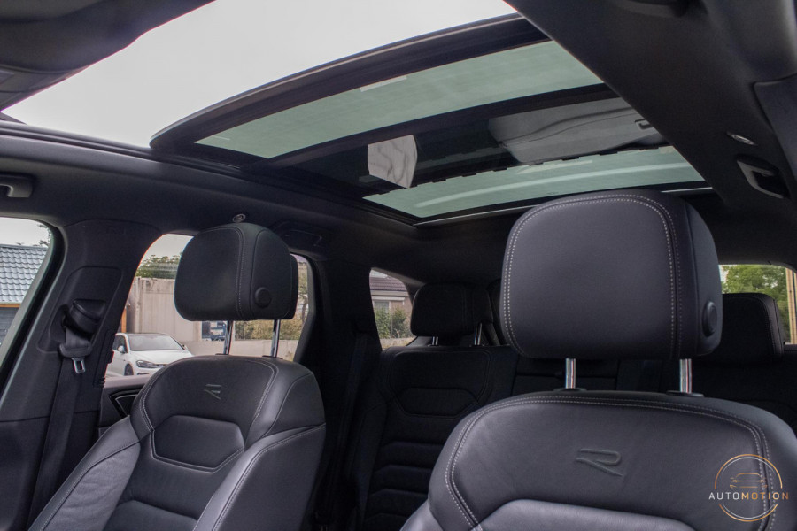 Volkswagen Touareg 3.0 TSi 4MOTION R Trekhaak Luchtvering Camera Nightvision