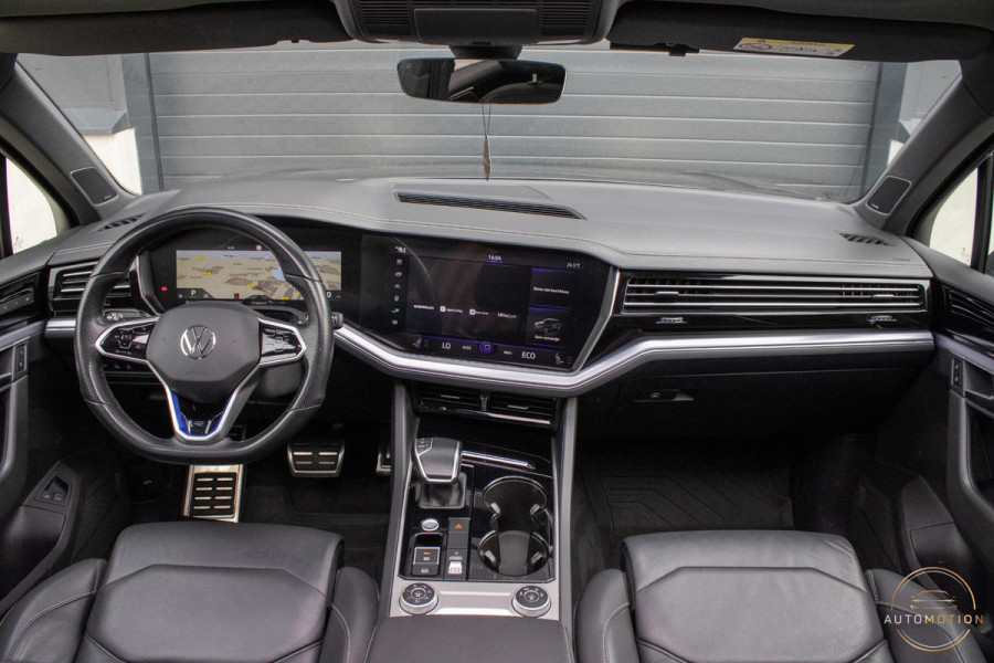 Volkswagen Touareg 3.0 TSi 4MOTION R Trekhaak Luchtvering Camera Nightvision