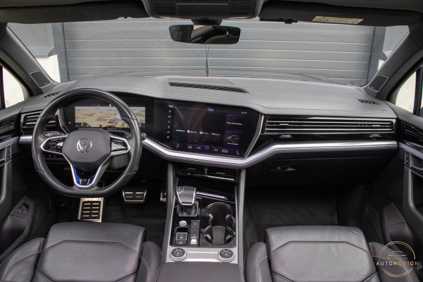 Volkswagen Touareg 3.0 TSi 4MOTION R Trekhaak Luchtvering Camera Nightvision