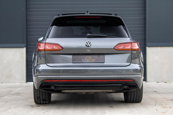 Volkswagen Touareg 3.0 TSi 4MOTION R Trekhaak Luchtvering Camera Nightvision