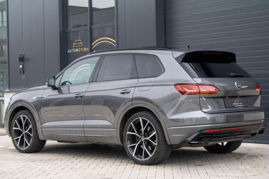 Volkswagen Touareg 3.0 TSi 4MOTION R Trekhaak Luchtvering Camera Nightvision