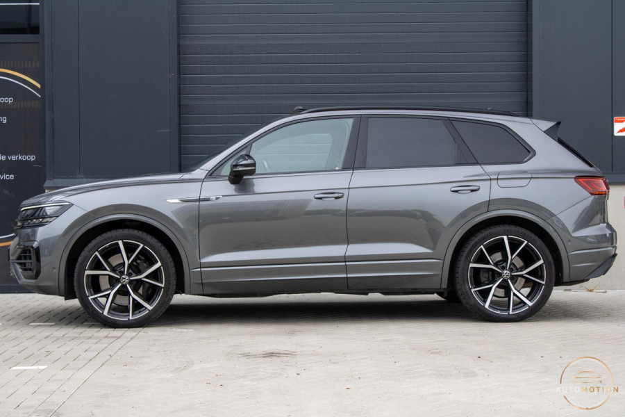 Volkswagen Touareg 3.0 TSi 4MOTION R Trekhaak Luchtvering Camera Nightvision