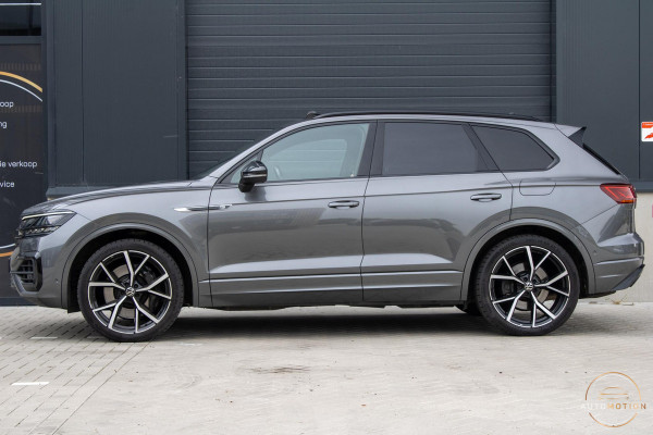 Volkswagen Touareg 3.0 TSi 4MOTION R Trekhaak Luchtvering Camera Nightvision