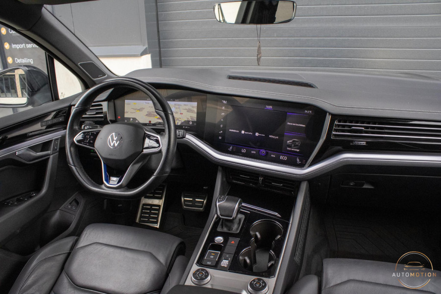 Volkswagen Touareg 3.0 TSi 4MOTION R Trekhaak Luchtvering Camera Nightvision