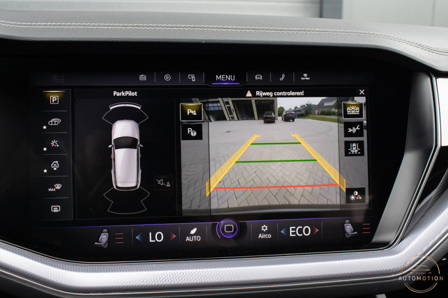Volkswagen Touareg 3.0 TSi 4MOTION R Trekhaak Luchtvering Camera Nightvision