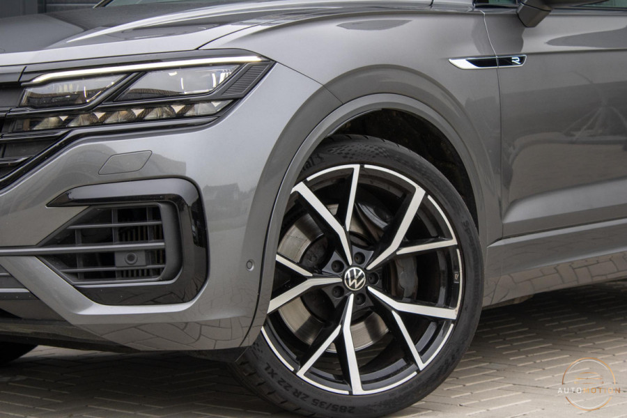Volkswagen Touareg 3.0 TSi 4MOTION R Trekhaak Luchtvering Camera Nightvision