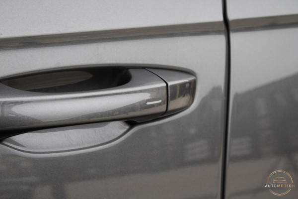 Volkswagen Touareg 3.0 TSi 4MOTION R Trekhaak Luchtvering Camera Nightvision