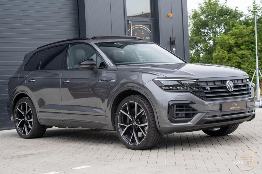 Volkswagen Touareg 3.0 TSi 4MOTION R Trekhaak Luchtvering Camera Nightvision
