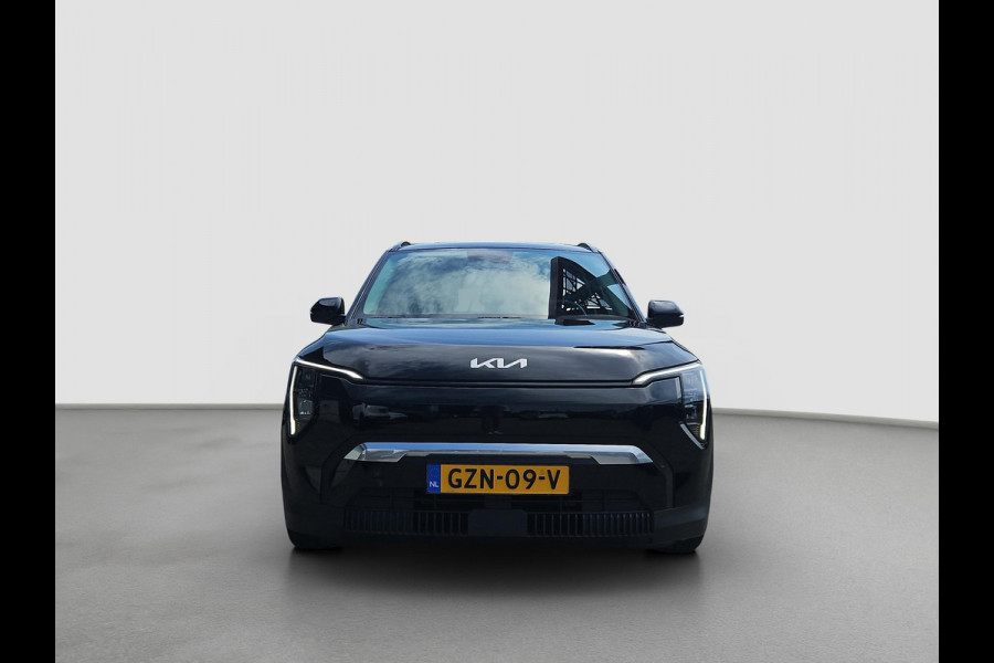 Kia EV3 Plus 58.3 kWh | GT-Line velgen | Dodehoek Assistentie | Adapt. Cruise | Clima | Stoel- en Stuurverwarming | Wireless Charging Telefoon |