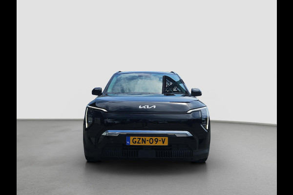 Kia EV3 Plus 58.3 kWh | GT-Line velgen | Dodehoek Assistentie | Adapt. Cruise | Clima | Stoel- en Stuurverwarming | Wireless Charging Telefoon |
