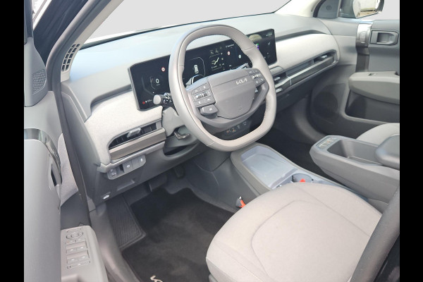 Kia EV3 Plus 58.3 kWh | GT-Line velgen | Dodehoek Assistentie | Adapt. Cruise | Clima | Stoel- en Stuurverwarming | Wireless Charging Telefoon |