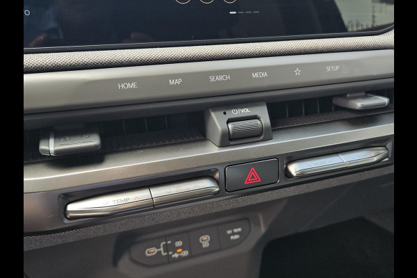 Kia EV3 Plus 58.3 kWh | GT-Line velgen | Dodehoek Assistentie | Adapt. Cruise | Clima | Stoel- en Stuurverwarming | Wireless Charging Telefoon |