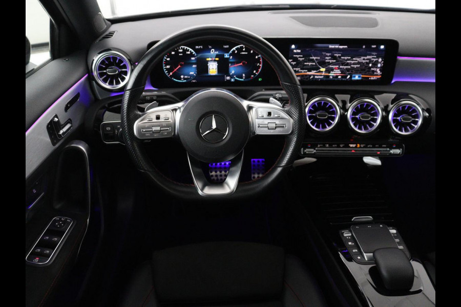 Mercedes-Benz A-Klasse 200 AMG Business Solution Aut. | Pano | LED | Half sfeerverlichting | Sfeerverlichting | Elec. Stoelen | Stoelverwarming | Virtual Display | Navi | Camera | Trekaak | Carplay