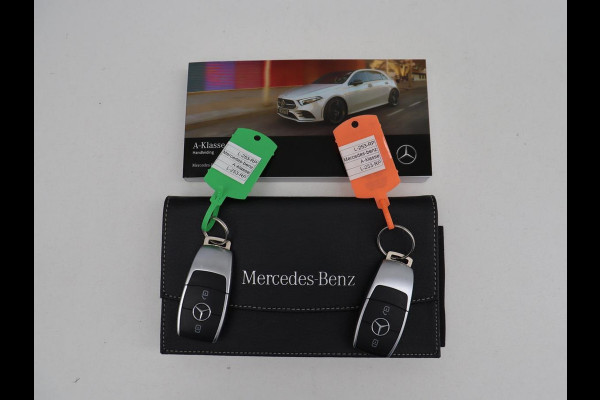 Mercedes-Benz A-Klasse 200 AMG Business Solution Aut. | Pano | LED | Half sfeerverlichting | Sfeerverlichting | Elec. Stoelen | Stoelverwarming | Virtual Display | Navi | Camera | Trekaak | Carplay