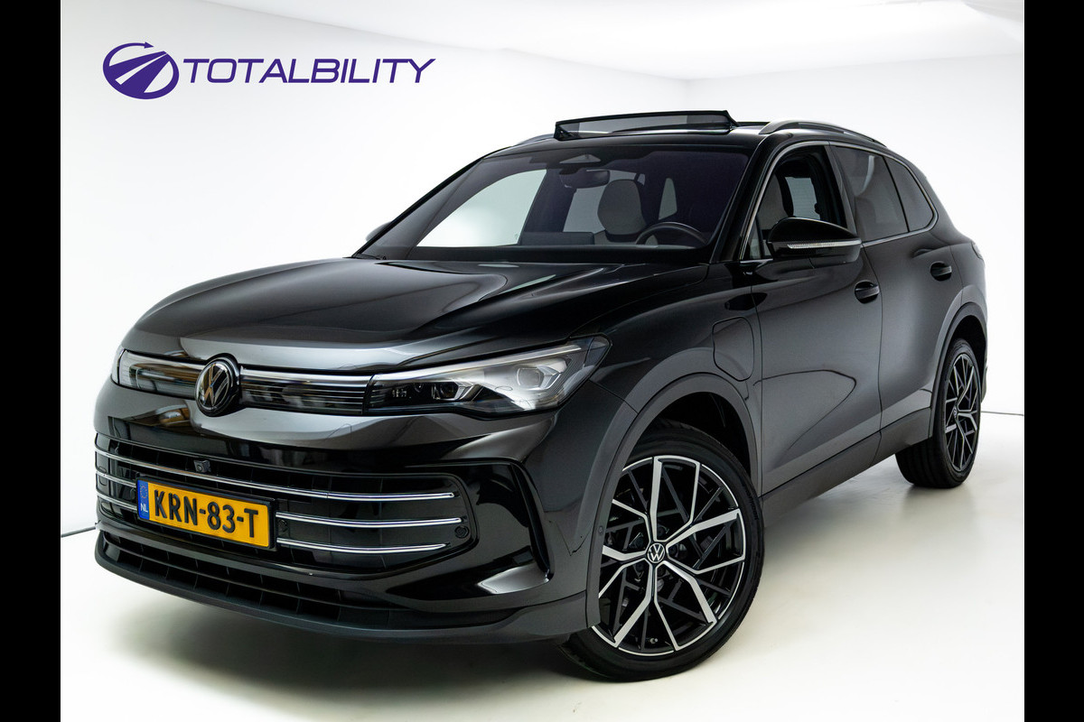 Volkswagen Tiguan 1.5 eHybrid Elegance Business 204 PK | Panodak | Elec. Trekhaak | Stoel- & Stuurverw. | Massagestoelen | 20 inch Head-Up, Ergo active stoel, Extra All Season Wielenset