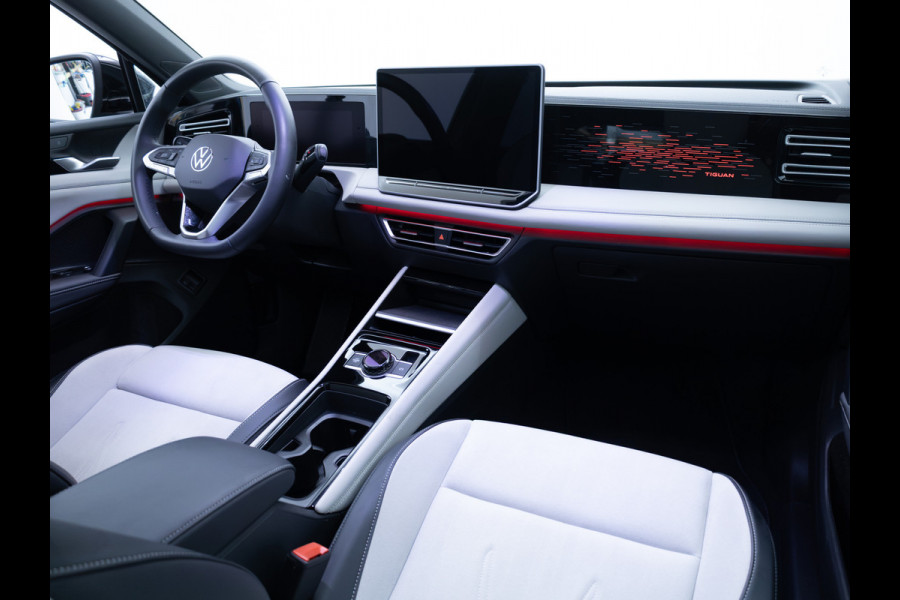 Volkswagen Tiguan 1.5 eHybrid Elegance Business 204 PK | Panodak | Elec. Trekhaak | Stoel- & Stuurverw. | Massagestoelen | 20 inch Head-Up, Ergo active stoel, Extra All Season Wielenset