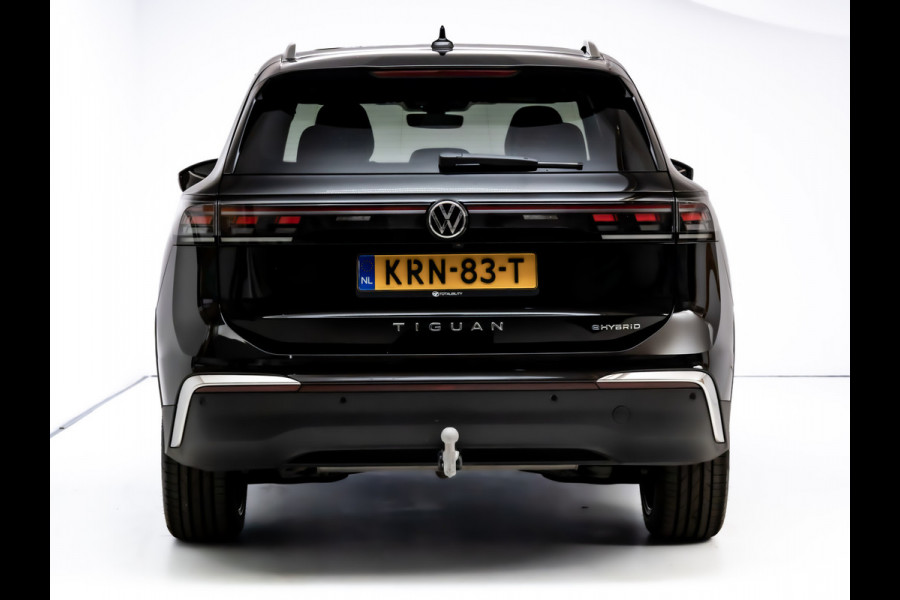 Volkswagen Tiguan 1.5 eHybrid Elegance Business 204 PK | Panodak | Elec. Trekhaak | Stoel- & Stuurverw. | Massagestoelen | 20 inch Head-Up, Ergo active stoel, Extra All Season Wielenset