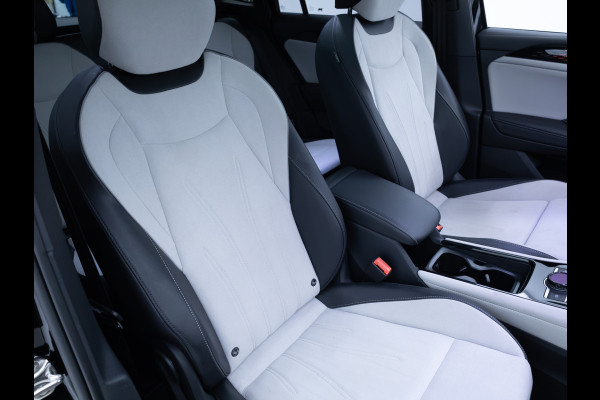 Volkswagen Tiguan 1.5 eHybrid Elegance Business 204 PK | Panodak | Elec. Trekhaak | Stoel- & Stuurverw. | Massagestoelen | 20 inch Head-Up, Ergo active stoel, Extra All Season Wielenset