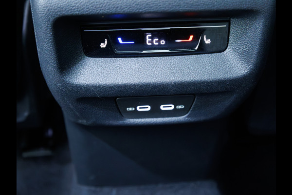 Volkswagen Tiguan 1.5 eHybrid Elegance Business 204 PK | Panodak | Elec. Trekhaak | Stoel- & Stuurverw. | Massagestoelen | 20 inch Head-Up, Ergo active stoel, Extra All Season Wielenset