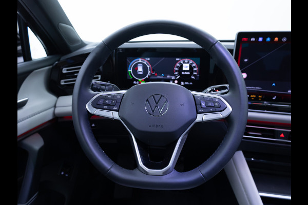 Volkswagen Tiguan 1.5 eHybrid Elegance Business 204 PK | Panodak | Elec. Trekhaak | Stoel- & Stuurverw. | Massagestoelen | 20 inch Head-Up, Ergo active stoel, Extra All Season Wielenset