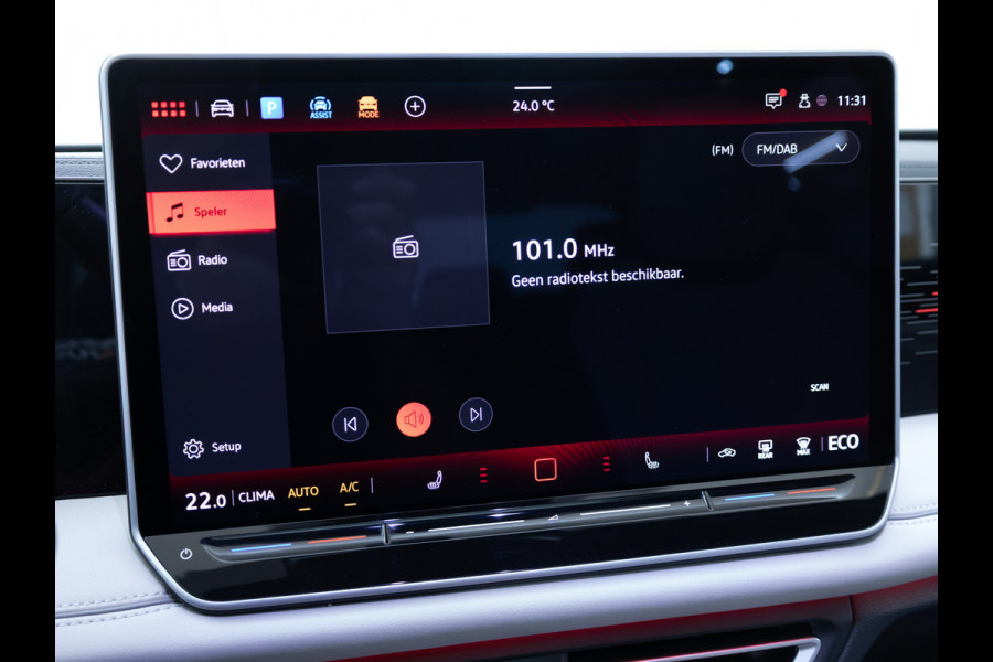 Volkswagen Tiguan 1.5 eHybrid Elegance Business 204 PK | Panodak | Elec. Trekhaak | Stoel- & Stuurverw. | Massagestoelen | 20 inch Head-Up, Ergo active stoel, Extra All Season Wielenset