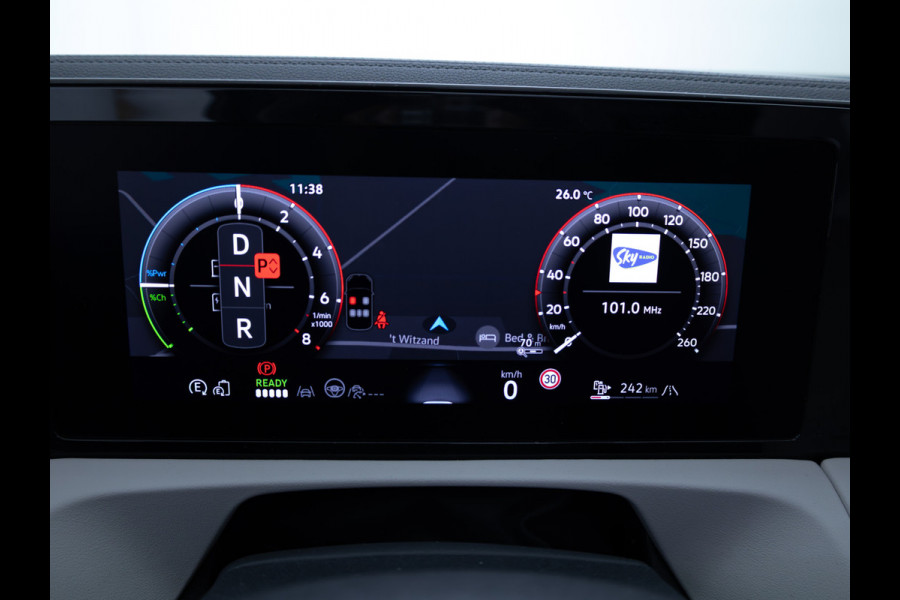 Volkswagen Tiguan 1.5 eHybrid Elegance Business 204 PK | Panodak | Elec. Trekhaak | Stoel- & Stuurverw. | Massagestoelen | 20 inch Head-Up, Ergo active stoel, Extra All Season Wielenset