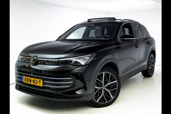 Volkswagen Tiguan 1.5 eHybrid Elegance Business 204 PK | Panodak | Elec. Trekhaak | Stoel- & Stuurverw. | Massagestoelen | 20 inch Head-Up, Ergo active stoel, Extra All Season Wielenset