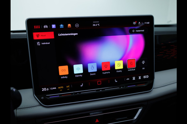 Volkswagen Tiguan 1.5 eHybrid Elegance Business 204 PK | Panodak | Elec. Trekhaak | Stoel- & Stuurverw. | Massagestoelen | 20 inch Head-Up, Ergo active stoel, Extra All Season Wielenset