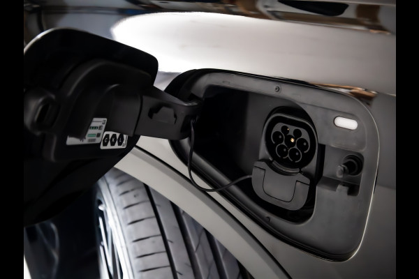 Volkswagen Tiguan 1.5 eHybrid Elegance Business 204 PK | Panodak | Elec. Trekhaak | Stoel- & Stuurverw. | Massagestoelen | 20 inch Head-Up, Ergo active stoel, Extra All Season Wielenset