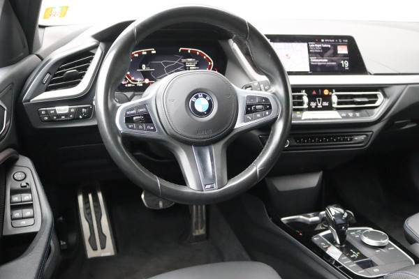 BMW 1-serie 118i 140PK Automaat Executive Edition M-Sport Sportstoelen/Parkeerhulp/Navigatie/Cruise-control