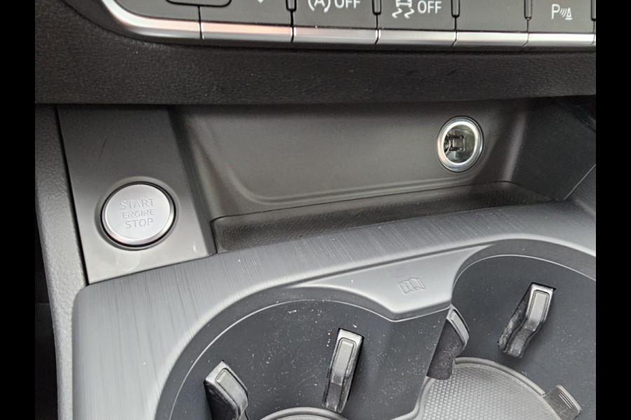 Audi A5 Sportback 35 TFSI Sport S-line edition | LED | Zwart optiek | Trekhaak | Sportstoelen | PDC | Keyless | Navi | Elek. achterklep | Afgevlakt stuur |